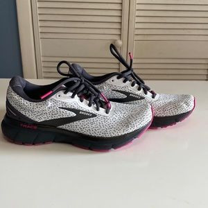 Brooks Trace women’s size 7.5